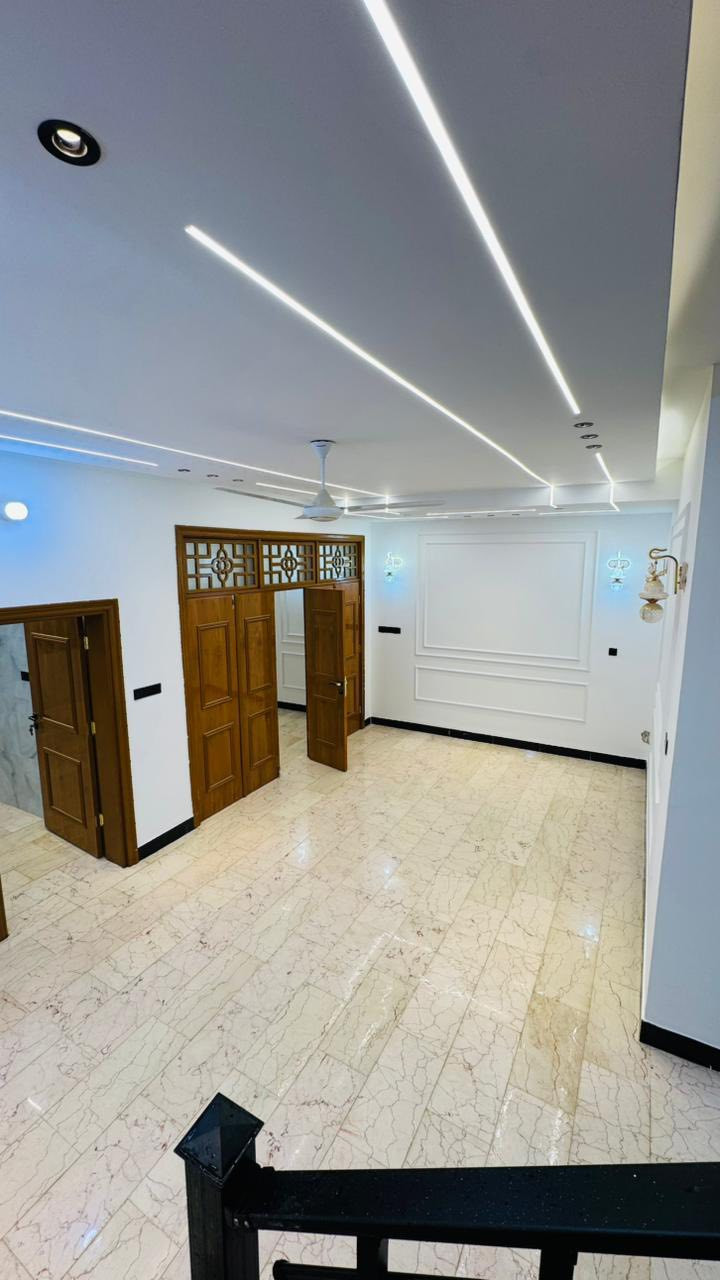 ▫️سلام عليكم
🏠بيت للبيع

🟨مساحه البيت150م

🟥مكان مميز حي ميسان منطقه 15 شارعه 15 خلف شارع كيات
▫️يحتوي علي طابقين

▫️طابق لاول/ ستقبال  صاله مطبخ غرفه 

▫️طابق الثاني/ ثلاثه غرف وصاله

🟩حديقه كدام البيت 

▫️للاستفسار تصال على الرقم :***********
