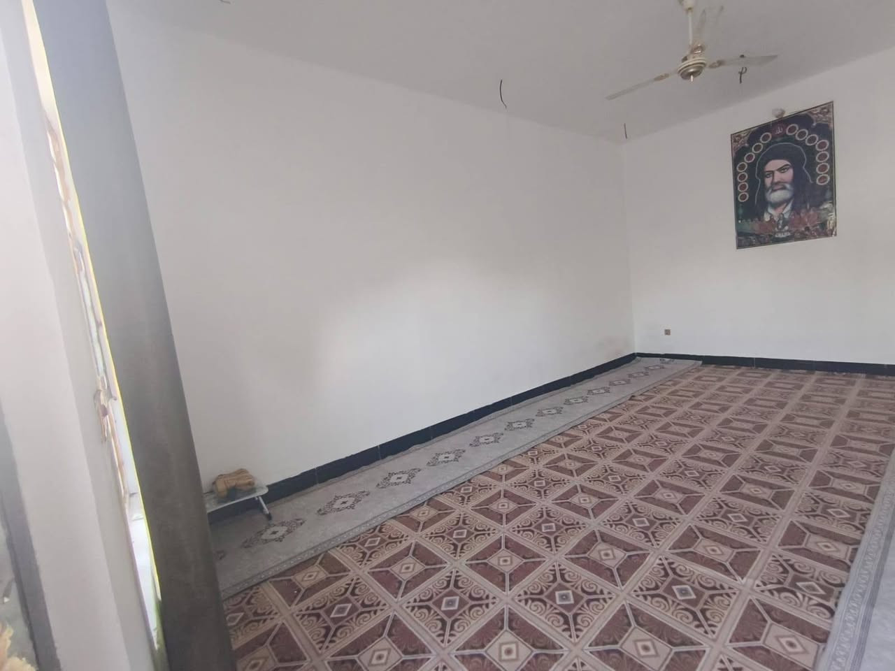 بيت البيع قريب على مدرسه سماوه بيت جاهز مساحته 650 قرف 3 / 4×6 صاله 8×4 ديونيه 7×4 مطبخ 5×4 +مخزن+صحيات نتصال ***********
