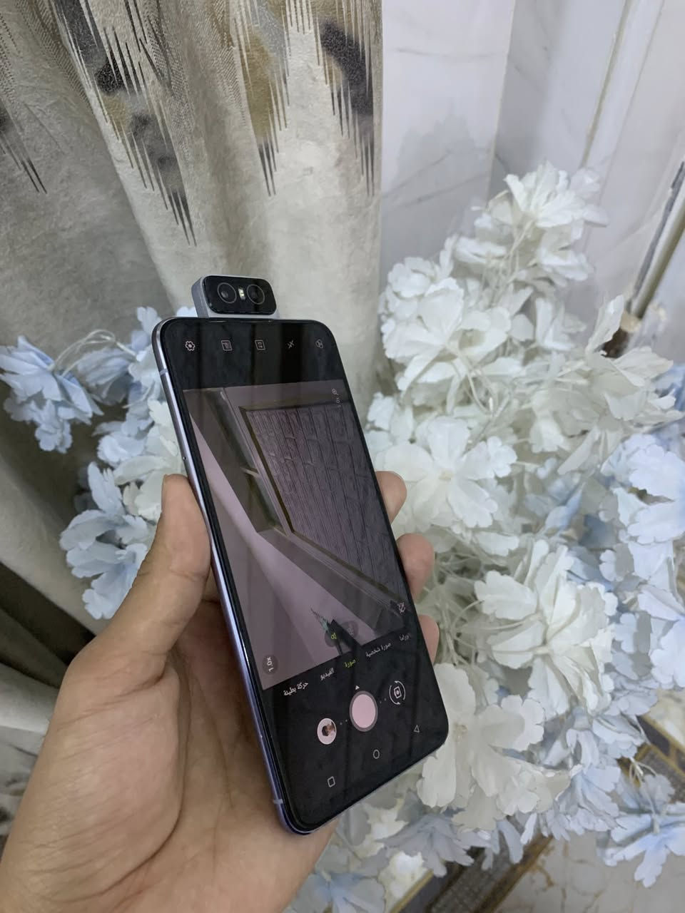 للبيع Asus ZenFone6 ذاكره 128 عشوائيه 8 جهاز عملاق كامره منبثقه دقه تصوير 4k اعله دقه تصوير ومعالج سناب دراكون 855 فول معالج ببجي 90 فريم السعر 250 بي مجال واتساب ***********
