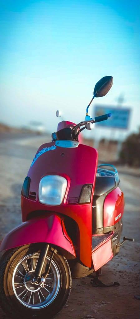 السلام عليكم
ماكس بوليسي للبيع دراجه مفوله 
حلوه حيل احله من الصوره 
 تخم تاير جديد 
لون مميز (كرزي)🍒
 ويل كب 
كلجات اصلي جديد
صالنصه رياضي سبع الوان
 اشاير مضلل 
ماناقصه كلشي دراجه مفتوحه فاتحه على ايدي مبدل غراض اصليه مال جناب كابريتر مو نوزل السعر ٧٠٠ وبيه مجال حك الجيه 
اتصال *********** خاص مفتوح 
المو شراي لا يتعبني رجائاً 🤍
