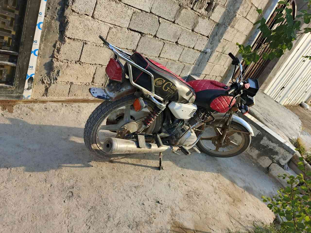 سلام عليكم  درجه لبيع كلشي شغال بس دبلات ل اماميه واكفه  وبيه صوت بل عصفير جبتن اطيهن ويا درجه تريد انت شدهن أوراق  كمله موديل 21 سعر ب300وبيه مجال مكاني ديالى بعقوبه كطون رحمه


**إذا كنت صاحب هذا الإعلان وتريد حذفه لأي سبب، رجاءا أرسل رسالة إلى الدعم الفني**