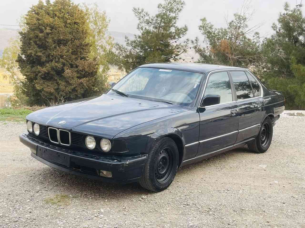 بۆ فرۆشتن یان گۆڕینەوە..
BMW 730i 1993..
 بەس بەشەرتی کێشەی مەدەنی ئەفرۆشم من..
مۆدێل ١٩٩٣..
فول فول مواسەفات...
گێر تۆماتیک ..
سلاید..
چوار جام کارەبایی..
پێنج کەلە..
ناو فۆرمیکا..
ناو کرێمی..
دەبل ئێرباگ..
گێچ  M..
دەعامی پێش  M ..
تەبرید سارد و گەرم ...
تعدیل سورحە..
مەکینە ٣٠ فەل بەشەرت...
زۆر مواسەفاتی تر..
نوکە دەرزی خائس و لێدان و لحیمی نیە..
موس و براوە و لیدان  بەشرت..
پم  عامە بۆ جوانی..
گێڕ و مەکینە و ئەکسل قفل بەشەرت..
هەموو گیانی بەشەرت
سحري ….:18وه ره قه و مه جال..
بۆ زانیاری زیاتر تێل بکە.. ڤایبەر و واتساپ هەیە..
ژ.م ***********
