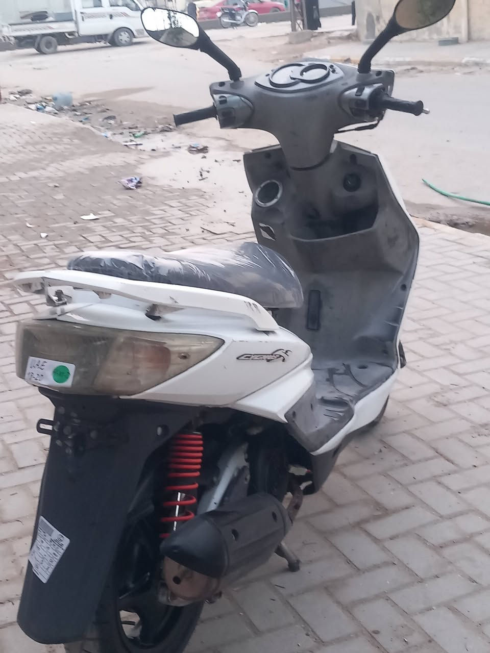 السلام عليكم دراجة للبيع سكنس فحل  بلاديه كلة شغال سلف هندر كهربائيات اشاير لايت كلة شغال تخم تايرات جدد دهن جديد جيب فيتر وفحص عنوان بغداد مدينة الصدر مقابل مطعم ليمونه للإستفار )***********
