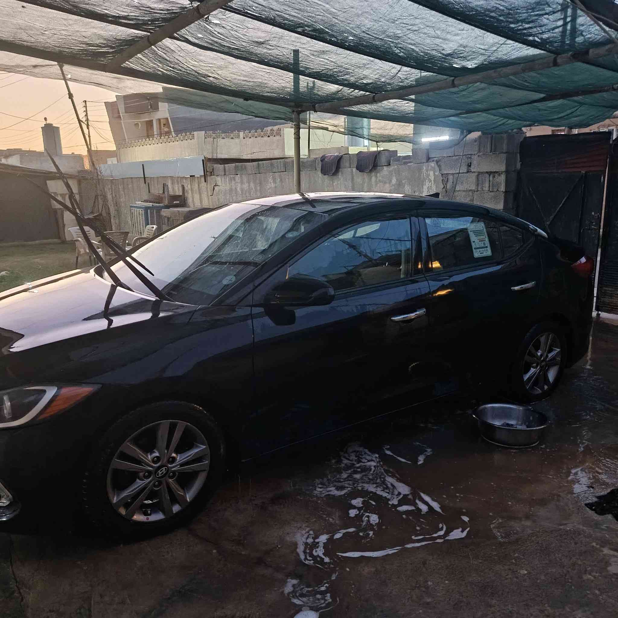 السلام عليكم النتره 2017 وارد فول مواصفات بس كشانا مو جلد قطعه وحده بس بوند محرك مفتوح مبدل رواجز وباقي التفاصيل خابر ودلل السعر 120   ***********
