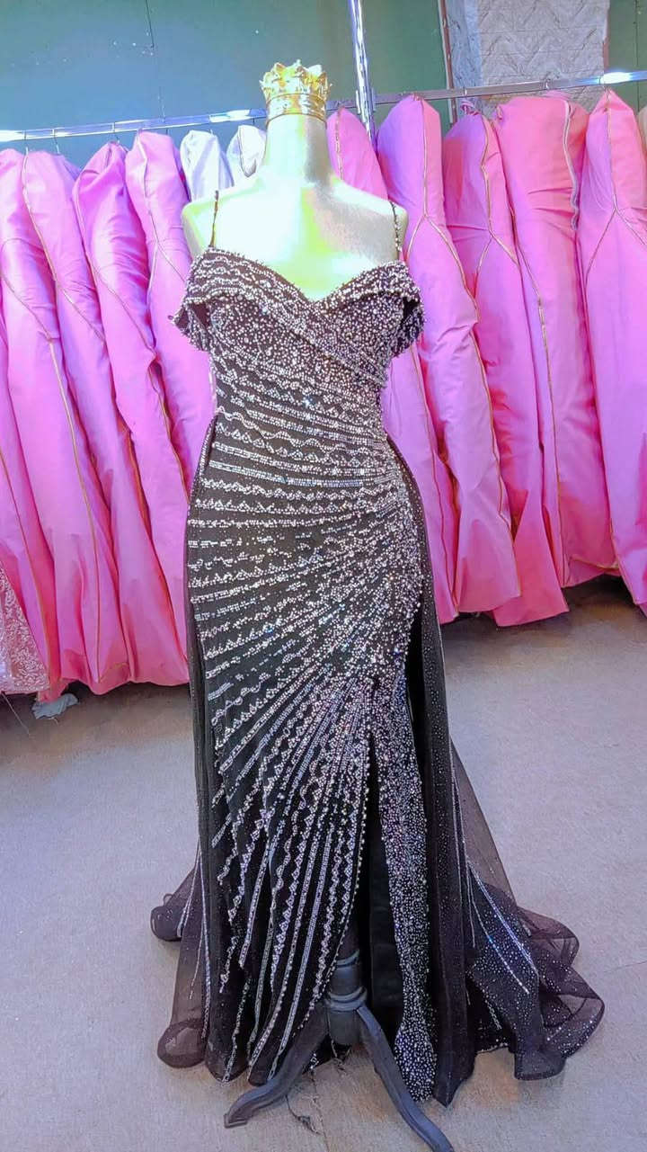 تصفيه فساتين سهره تركي استعمال جدا قليل واكو بعدهم ليبل اي قطعه بيع ٢٥ الف  سنتر باربي للاعراس النجف الأشرف مكتب الرشيد بدايه شارع الصياغ طابق الاول ***********
