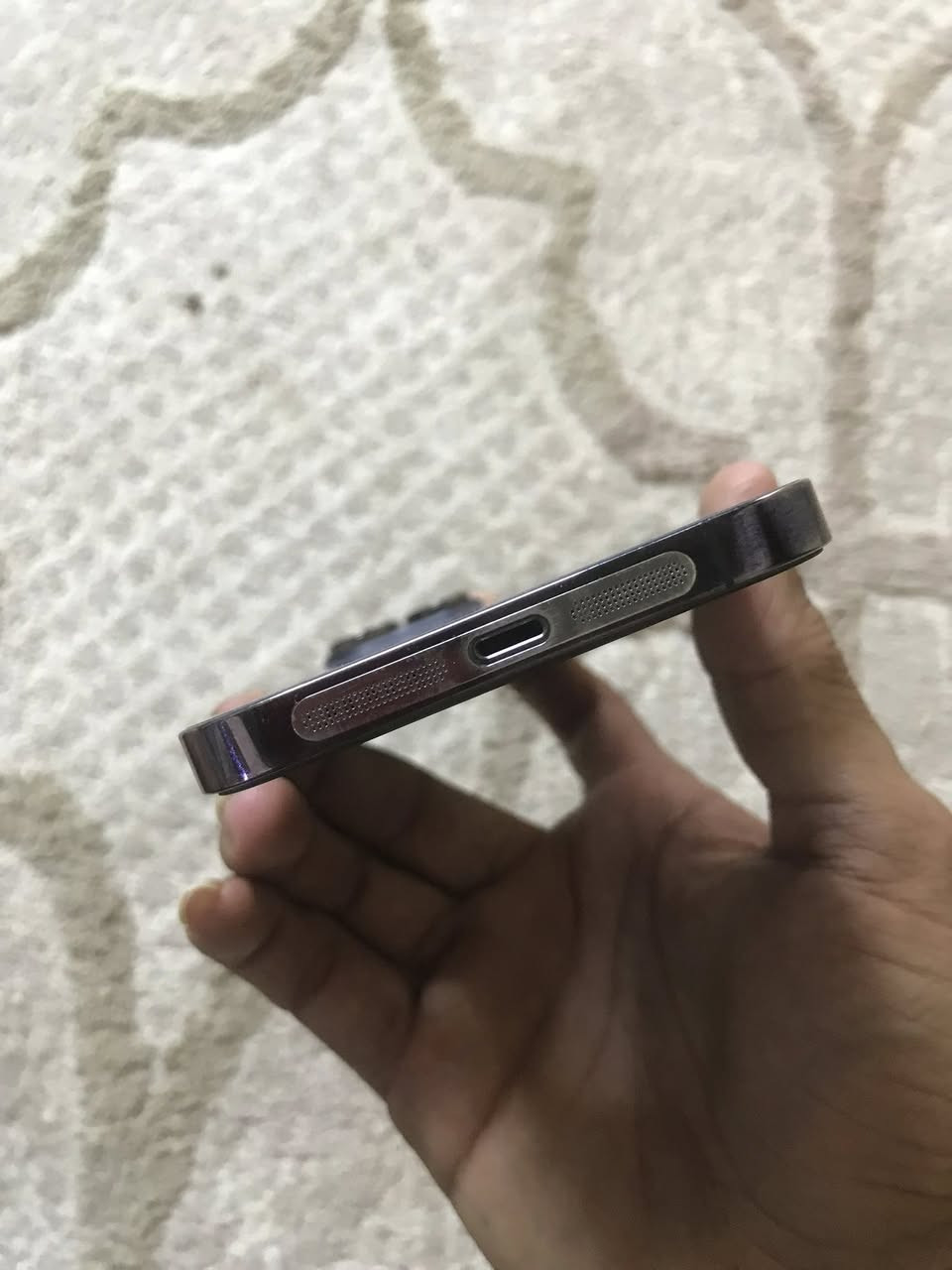 14 برو ماكس شرق اوسط ذاكره 256 بطاريه ٧٩ الجهاز مستبدل بي كامره مكفول من اي خلل كارتونه موجود استخدام شخصي شحنه يخبل مكاني بصره ع شارع القائد واتساب *********** السعر 800 وبي مجال للشراي
