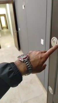 شقة طابق اول للأيجار مساحة 150متر  اليرموك حي الحمراء للاستفسار الاتصا...