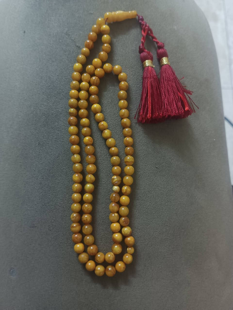 سبح عدد ثنين كهرب بولوني حر طبيعي خالص قديم الاولى وزنها 11 غرام والثانية وزنها 14 غرام قديمات مال بيت ومتغيرات لون أكثر قدمهن للاستفسار ***********
