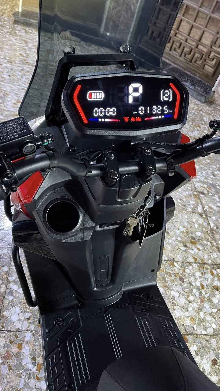 السلام عليكم 
دراجة اسمها اباتشي موديل تانك من شركة هودي 
الدراجة مواصفاتها مشروحة بالفيديو كلشي يخصها

راح اخلي الرابط مالته باول تعليق 

الدراجة مشتريها بمليون و٩٠٠ ووصل موجود بتاريخ ٢٠/٢/٢٠٢٦ 
من معرض ميلانو وبعدها الدراجة بالضمان 
عارضها بمليون و٧٠٠ الف وبيها مجال للشراي 

سبب البيع احتاج دراجة تمشيني مسافة اكثر من ١٢٠ كيلو بالطلعة الوحدة واكبر كحجم هاي ابد ماقاصرة كاداء وسرعة ورزانة ومكفولة كفالة عامة عدا شخط صغير اثناء الشد فقط وممبين بس ماناسبت استخدامي 

تجي تشتريها من البيت تفحص وتچيك واذا تجيب شخص خبرة وياك يكون افضل تفحص عقل بطارية ملف يلة تاخذها 
مكاني بغداد البلديات 

***********
