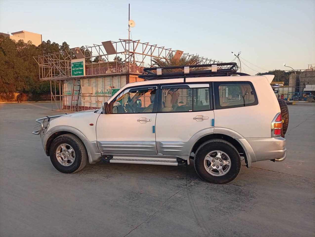 السلام عليكم باجيرو موديل 2002 رقم اربيل بسمي سنويه 28 دفع رباعي حدادية جديد تخم تأير باتري قبل اسبوع شاده كهربائيات كله شغال على وذع الشركة تحكم مري كامره وشاشه وتماتيك كير مكينه خيرمن الله تبريد ثلج سياره أحله من الصوره العنوان واسط العزيزيه رقم الهاتف *********** سعر 90 بيهة مجال
