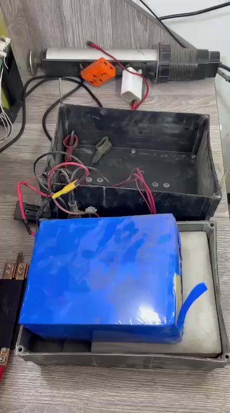 بطارية المحترف = صنعت لتدوم 
العنوان بغداد الشعب حي التجار مقابل مسبح نادي العدالة 
***********
