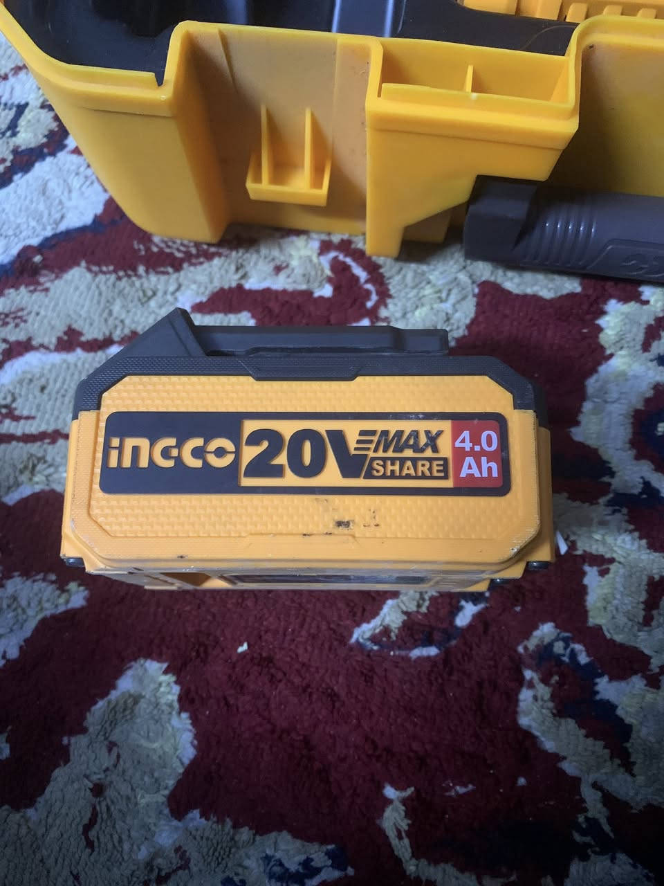 عندي دريل شحن لبيع حجم 500 نيتن  السعر 150 الف وبيه مجال شويه ***********
