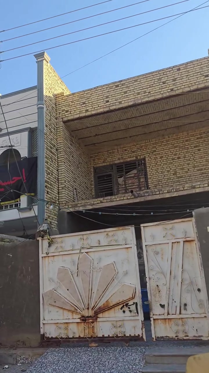 سلام عليكم بيت للبيع ميسان الماجديه سيد جميل قرب الطاقه شارع 15طابو 200م السعر 120وبي مجال شراي يتصل ***********

