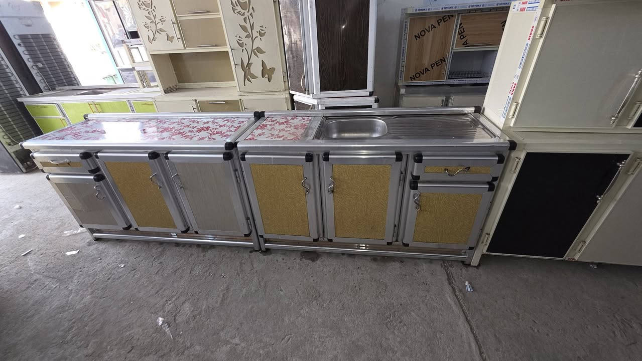 كاونتر مستخدم للبيع ارضيه متر ونص وسنكي متر ونص السعر 185 العنوان كربلاء حي العامل نهاية 🔚 السوق قرب جامع اهل البيت معرض بركات ال محمد عليهم السلام والتحيه هاتف 📞 ***********
