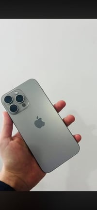 آيفون ١٥ برو ماكس • ٢٥٦ • بطارية ٨٩