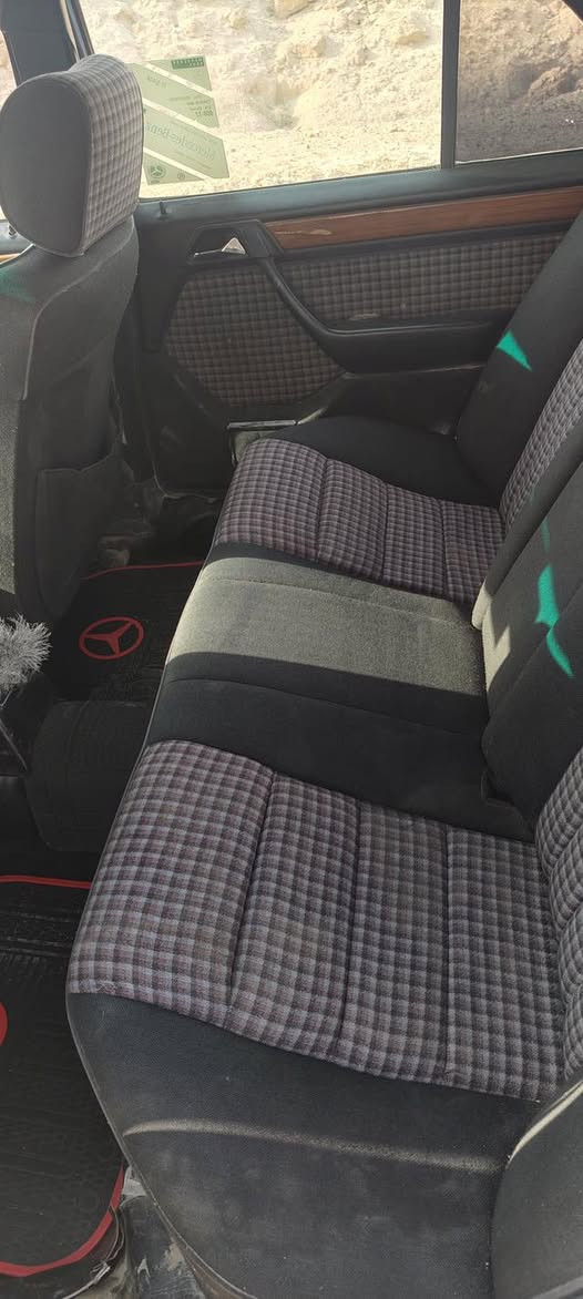 السلام عليكم 
مارسدس دب الموديل 1985 محدثة 92
ماروني غرفة نظيفة تبريد شغال  
محور بطة 2 ونص قواعد سليمات 
السعر 52 
السيارة جاهزة تريد وكالة تريد تحويل
المكان النجف
الهاتف /‭0781 548 2433‬
للتواصل اتصال فقط مكلف بالنشر‭‬
