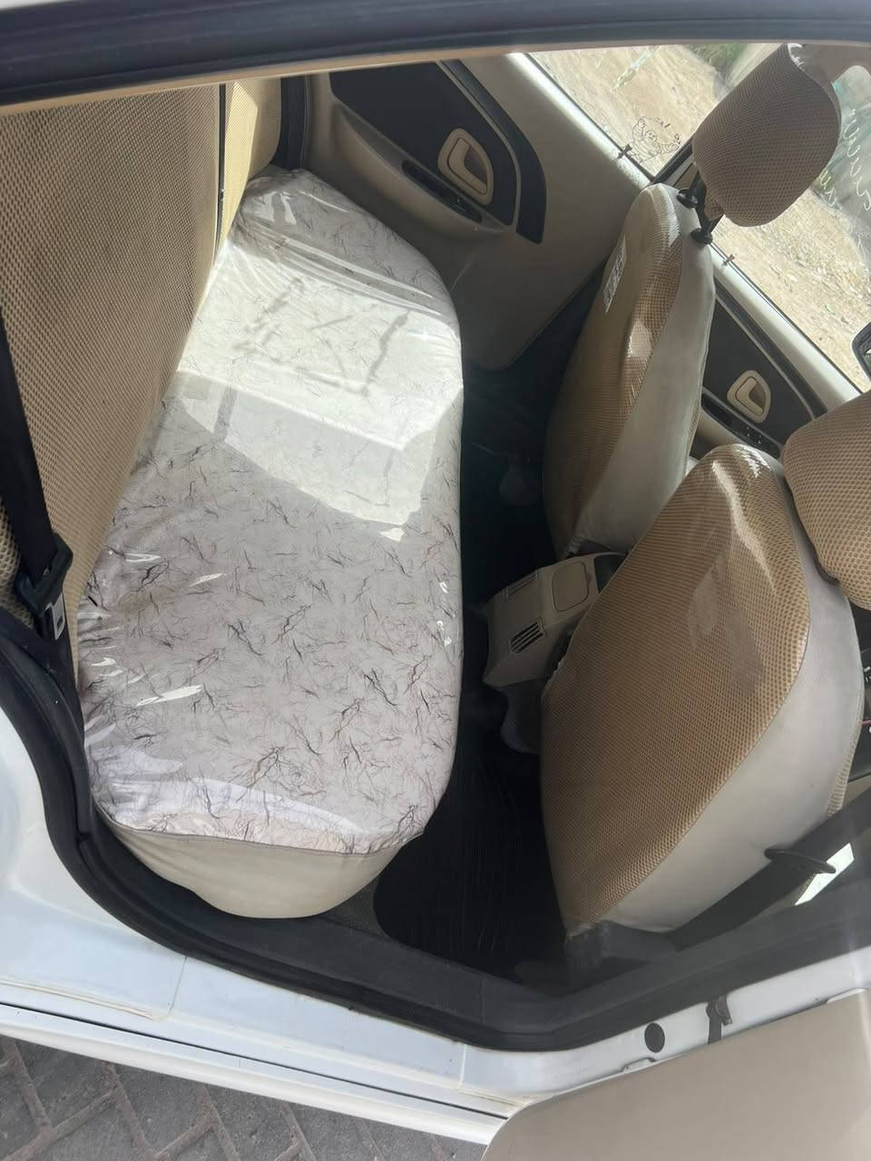 السلام عليكم بيجو موديل موديل 2023 بيه بنيد امبدل وجاملغ وباب السياره اقصاد بعدهي مو حره رقمه بغداد السعر 55 رقم ***********

