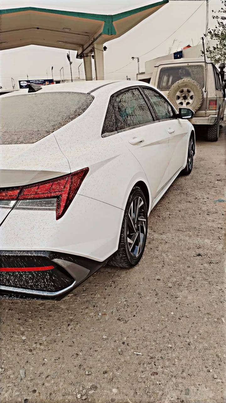 السلام عليكم
هونداي النترا 2024 فول لمتد 1/1  Limited
وارد امريكي 🇺🇸 صور امريكا 

مواصفات السياره 👇
🛑محرك 2000 Doch دوش
🛑 فتحة سقف ( سلايت)
🛑 بصمه تشغيل وابواب وجنطه
🛑تشغيل عن بعد ⚡️
🛑صندوق ذكي يفتح عند الاقتراب 🚶🏻‍♂️
🛑 كشنات  تدفئه♨️
🛑 بك لايت LED متصل
🛑لايت لد ليلي نهاري
🛑كامره دوراه 
🛑شاشة لمس متصله مع عداد دجتال الكتروني
تدعم نظام Android Auto +Car play 
🛑اناره داخليه محيطيه متعددة الالوان🌈
🛑 شحن تلفون لاسلكي🔋📞
🛑رادارات 360 درجه
🛑اشاره 💡 بل مرايه
 🛑رادار جانبي النقطه العمياء ⚠️
🛑رادار خلفي ‼️
🛑رادار امامي ❗️
🛑تحديد مسار+ سياقة آليه
🛑توقف ذاتي 🚳 عند الاقتراب من سياره 
‏🛑‎فول تحكم ستيرن
🛑 هاند بريك كهربائي ⚡️ 
🛑كروز مثبت سرعه 
🛑‏ تبريد شاشه بيانو منفصل 
🛑3 وضعيات قيادة Smart‏-Sport-Normal
🛑اوتو هولد @/توقف داتي
🛑منافذ Usp /Aux /12v
‏‎🛑نظام ABS/مانع انزلاق
🛑شاشه ظبط بل دشبول
‏‎🛑 حساس اطارات
‏🛑‎ویل کب كروم 17 
السياره جاهزه مابيه اي نقص وجديده جداً احله من الصور للبيع رايدها سعر 177
*********** بغداد جسر ديالى
