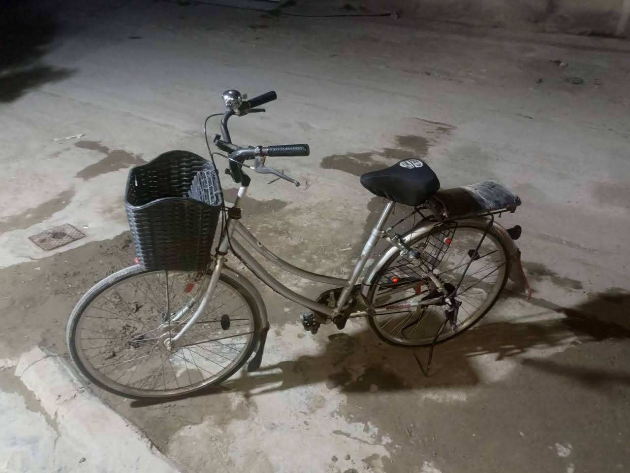 للبيع حجم 26 نضيف حساس سعرة 75 و بي مجال بسيط مكاني الخالص حي المجتبى 
‏‪***********‬‏
