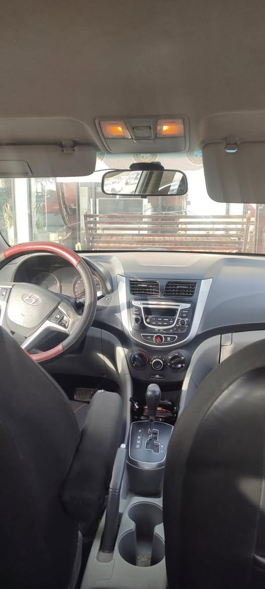 اكسنت موديل: 2014
السيارة باسمي (ملكية أصلية)
كفالة عامة
تحكم بالستيرن (الدركسون)
إشارات بالمرايات
المكيف تبريد ثلج ❄️
التدفئة شغالة 🔥
دوشمه جديدة 
السيارة نظيفة وجاهزة للاستعمال
للاستفسار *********** واتس اب موجود 
السعر 105 وبيها مجال 
المكان/ النجف
