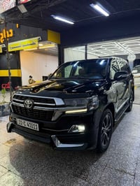 لاندكروز VXS مكفوله سياره جديده موديل16 فول مواصفات  رادر جكات  5كامرا...