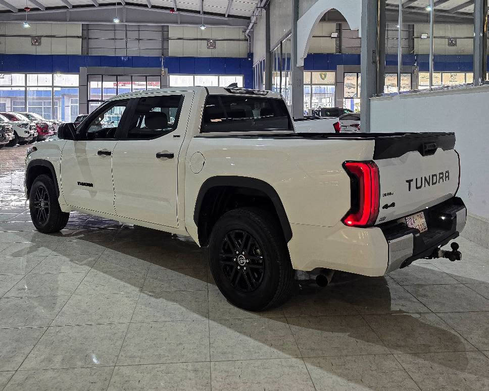 Toyota Tundra 2024 SR5
V6 3.5 (TWIN TURBO) 4X4
389 horsepower and 479 lb-ft torque 🏁
*********** 📞💬 أربيل, العراق
