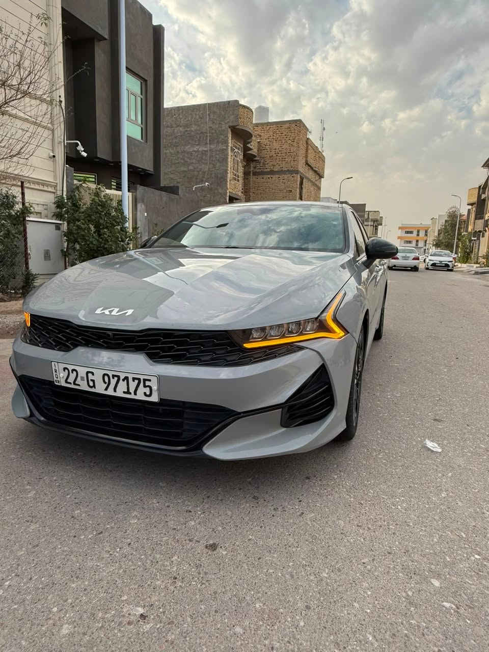 السلام عليكم
K5
فول ماعده بنرامه 
السياره ماشيه86الف
رادارات امامي وخلفي 
كشنات حضن 
المكينه 1600تيربو 
المديل 22 
كفاله البدي من دكت الجاكوج فقط البنيد حادثه السياره اليبل واحد
السياره حداديه بلاديه جاهزه ربع ماذب عليه 
العنوان البصره حي القضات 
السعر 190$
الرقم الهاتف:***********

