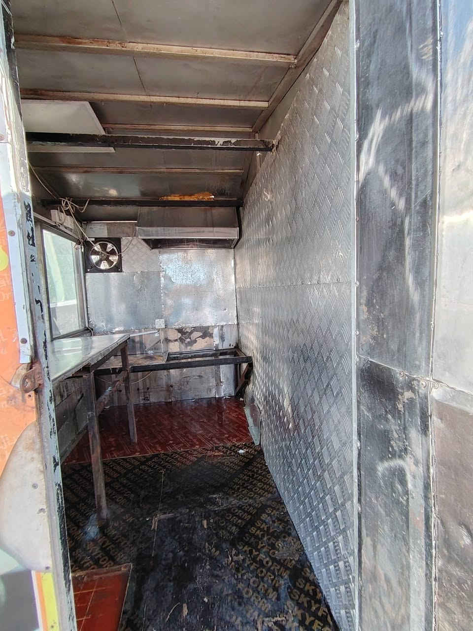 سلام عليكم شباب عدي هاي العربانه للبيع
قيسات الخرجيه طول 2.40 العرض 1.56 الحديده مع الهوك 1.56 قيسات الداخل الطول 2.30 العرض 1.42
ميز تقديم طول 1.60 عرض 50 سم ارتفاع 80 سم
ميز طباخ طول 1.42 عرض 67 سم 
رايده بمليون وبيه مجال بسيط ورجائن الي مو شرايه لا يكسر بسعره لين مثل ماجنت صدر رزق اليه اتصير مصدر رزق لغيري مكاني بغداد حي الوحده هذا الواتس الي حاب يتواصل وياي ***********
