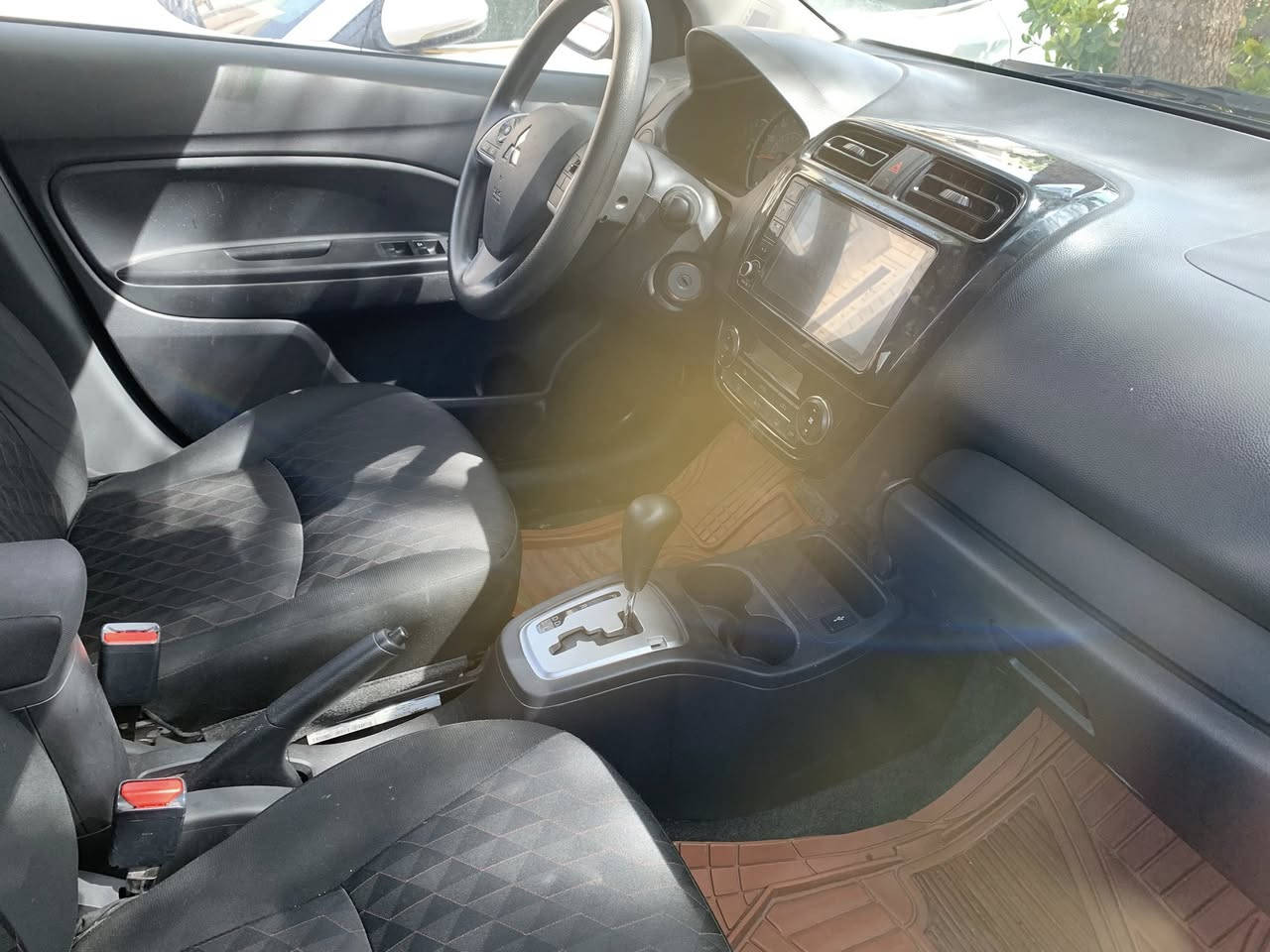 السلام عليكم
مسيوبوشي باباني اصلي ميراج 2024 هاشباك رقم بغداد ماشية 16الف وارد امريكي تقرير مياة امطار مكفوله من كلشي اخت الكلين بيه رصعة ومسحوبه بالباب السيارة جديدة وبدون حادث بدون صبغ بدون تبديل لون مميز  بيه شاشة وكامرة وتحكم ستيرن ورادار مانع تصادم تبريد ثلج بلادية السعر 107 ورقة وبه مجال مكاني بغداد اليرموك 
رقمي ***********
