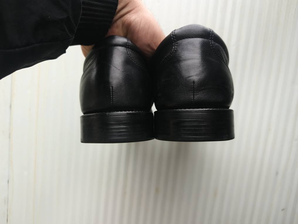 جيوكس
ايطالي
جلد
قياس44

للحجز
خاص او واتساب***********
حصرا خاص او واتساب

انستكرام

https://www.instagram.com/yasser_alghazal?igsh=MTB6MnM4ODV1cGgxNg==

وهذا رابط صفحتنا ع فيسبوك

https://www.facebook.com/profile.php?
