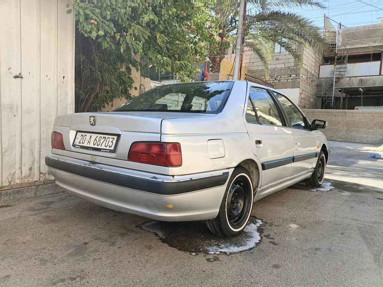 سلام عليكم بيجو 405 محدث بارص موديل 2004 مصبوغه لجماليه تخم تاير نص عمر صدر امامي وخلفي خير من الله
السياره مكينه كير اكسل فرنسي مكفول من التبخير والتنقيص 
كربائياتها كلها شغاله يرادلها كنبريس مال تبريد فقط رقمها ديالى نكليزي باسمنه مكاني بغداد الغزاليه السعر   32وبيها مجال قليل
رقم راعي السياره ‏‪***********‬‏ مكلف بنشر مكلف بنشر
