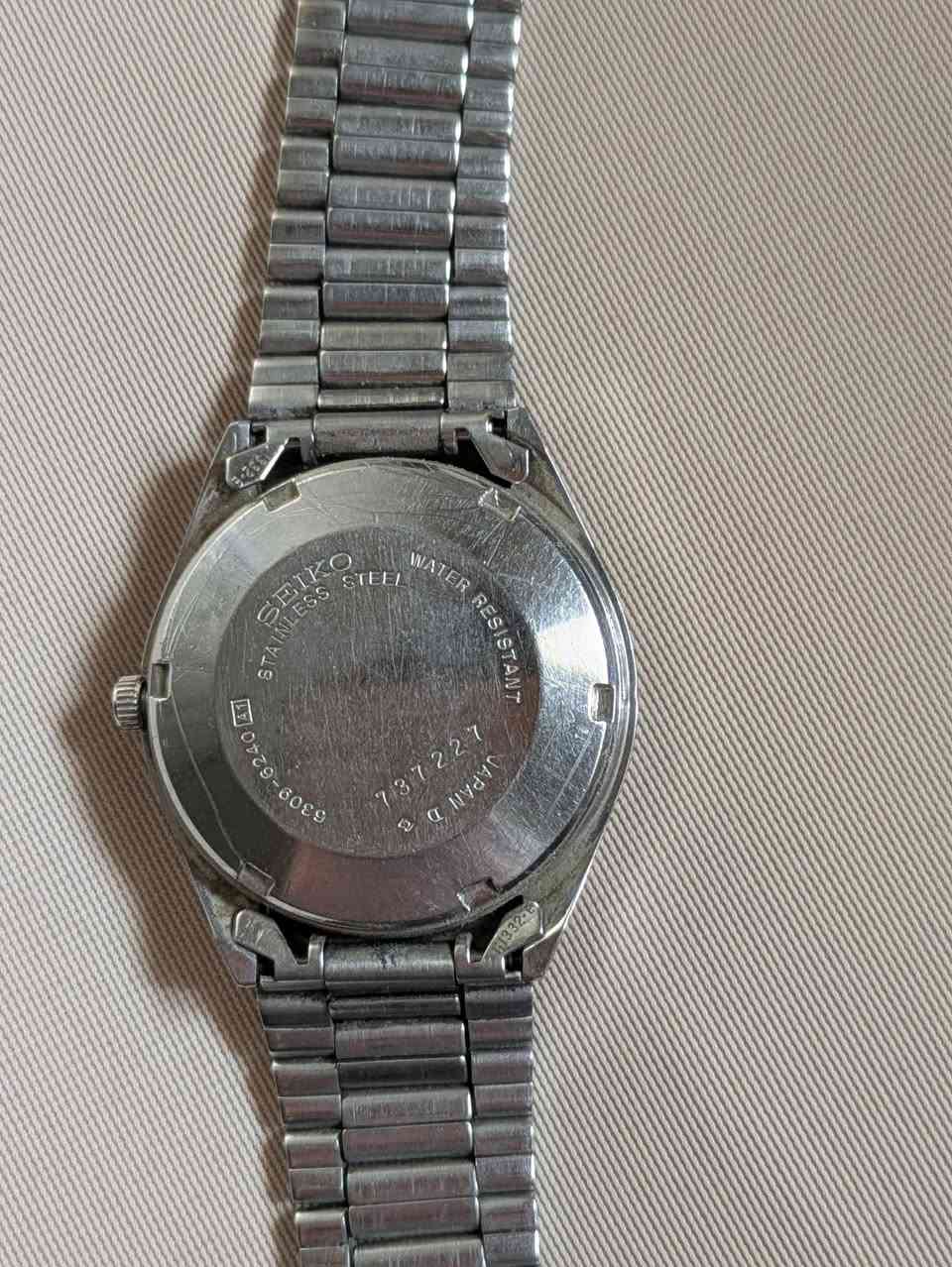 اخوان ساعة بهلشكل اوتماتيك بدون باتري بيهة كسر مثل ما موضح ب صورة ب سير قطعة تخبل
مزاد اعلى سعر وبالعافية


**إذا كنت صاحب هذا الإعلان وتريد حذفه لأي سبب، رجاءا أرسل رسالة إلى الدعم الفني**