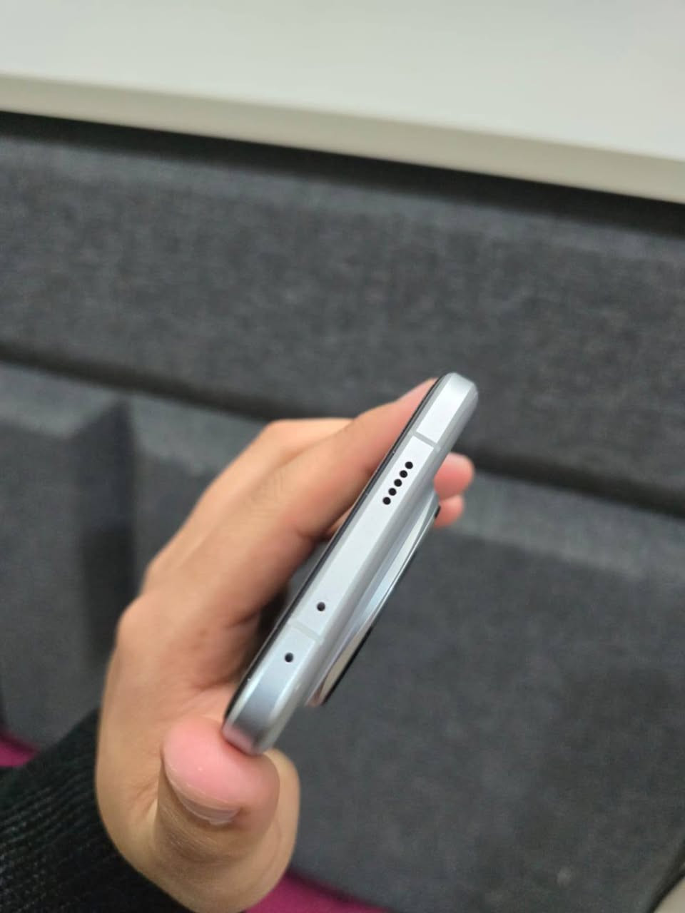 سلام عليكم ورحمه الله
هونر ماجك 7 برو ذاكره 512 
لون رصاصي او ضوه القمر غراضه كامله 
نضافه 100 /100 لا خدش ولا شخط ابد 
مكفول من كلشي كارتون وشاحنه 100 واط وكفر
للبيع السعر 850 وبي مجال بسيط 
مكاني بغداد كرخ ***********
