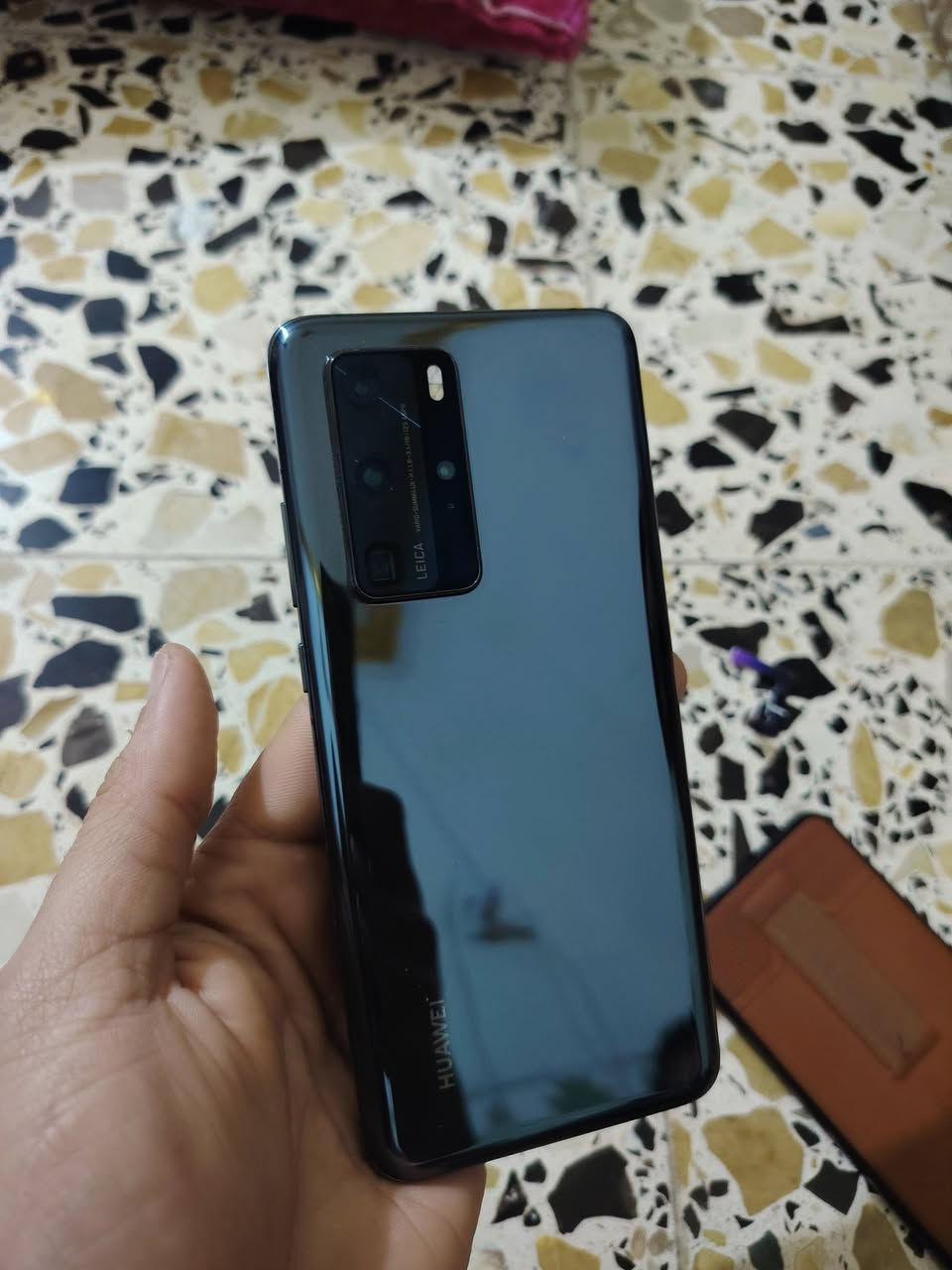 السلام عليكم من مرخصت لادمن المحترم
جهاز هواوي B40برو نسخه فايف جي جهاز خطين مكفول 
بطاريه 4200 يدعم شحن سريع 
يشغل  90افريم بوبجي 
جهاز نضيف جداً جداً  
جهاز مال ييت ستخدام شخصي 
سعر 270 الف 
مكلف بل نشر 
هذا صاحب جهاز 
***********
***********
