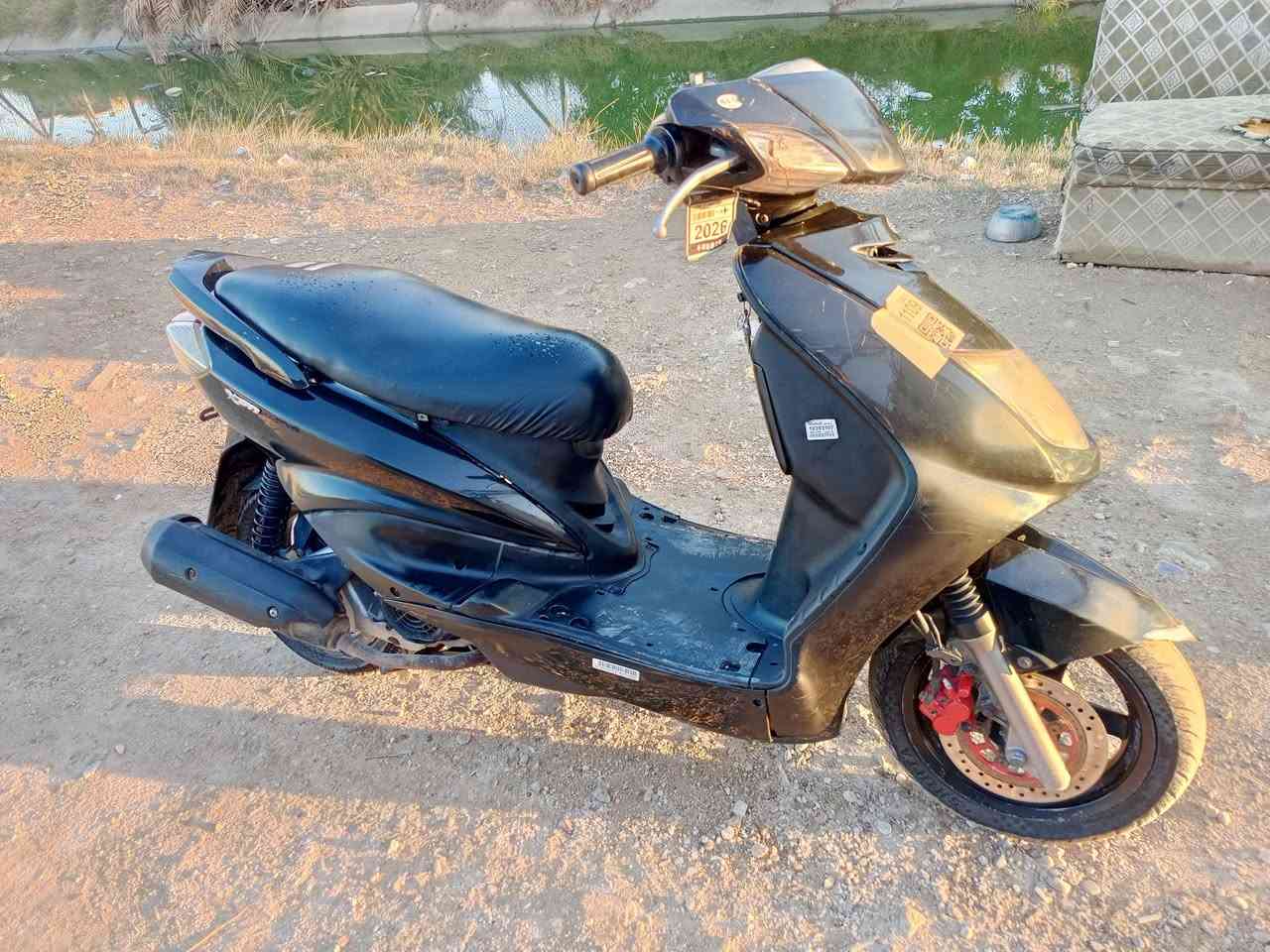 السلام عليكم سكنس نثيه  البيع السرعه  140 
مبدل بس ولفات دراجه كامله مابيه نقص 
تشتغل سلف وهندر
بغداد الشعله السعر 425وبيها مجال 
***********
