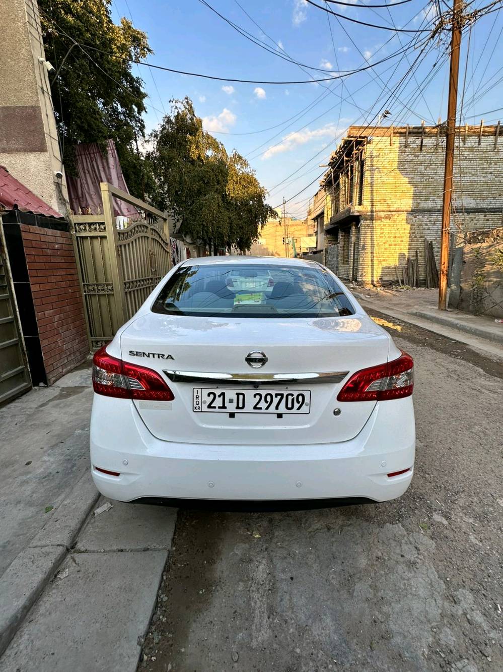 إعلان بيع سيارة – بحالة جيدة جداً

للبيع سيارة موديل 2018 لون أبيض، محرك بنزين، قير أوتوماتيك، ممشى 122 ألف كم، السيارة استخدام شخصي وبحالة جيدة جداً، قيادة مريحة واقتصادية بالوقود ومناسبة للاستخدام اليومي والسفر. السيارة مخدومة باستمرار وتمت صيانتها بشكل دوري، ولا تحتاج أي صرف حالياً وجاهزة للاستعمال مباشرة.

السيارة مكفولة ما عدا قلم باب صدر خلفي فقط، وباقي السيارة بحالة جيدة، المحرك والجير بحالة ممتازة، التبريد شغال ممتاز، السيارة نظيفة من الداخل والخارج، وتم استخدامها بشكل هادئ.

مواصفات السيارة:

- قير أوتوماتيك
- محرك بنزين
- تكييف بارد
- زجاج كهرباء
- مرايا كهرباء
- نظام صوت
- وسائد هوائية
- ABS
- استخدام نظيف

السعر المطلوب 115 قابل للتفاوض

عنوان: بغداد /بغداد جديده 

للتواصل والاستفسار:
***********