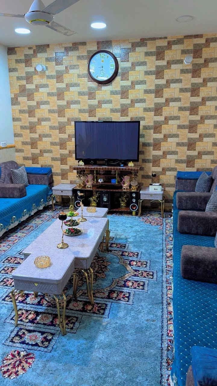 بيت للبيع طابو صرف مساحة 200متر طابق ونص كامل عنوانة شهداء العبيدي الثالثه يتكون من ٢ استقبال و ٤ غرف نوم كاملات مع الديكورات
ومطبخ بارد و حار وكراج للسيارة مع قمرية للسيارة 
سعره ١٨٥ للتواصل خاص مفتوح@


**إذا كنت صاحب هذا الإعلان وتريد حذفه لأي سبب، رجاءا أرسل رسالة إلى الدعم الفني**