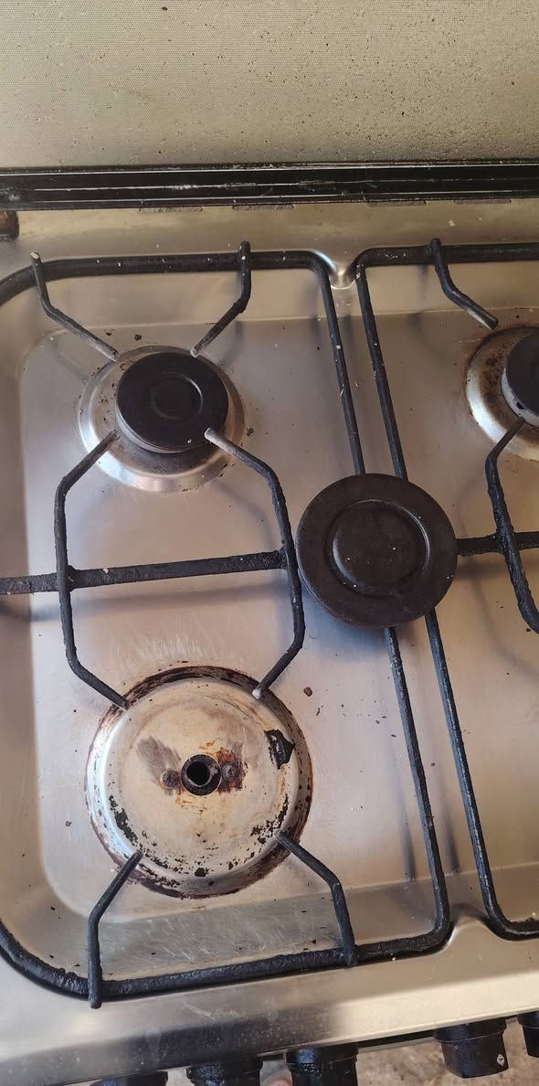 طباخ للبيع مستعمل
اربع عيون وحده منهم عاطلا 
والفرن الداخلي شيش مال غاز مكسور التصليح غير مكلف 
السعر 50 وبي مجال 

مكان موصل حي القدس 

رقم الهاتف 

***********
