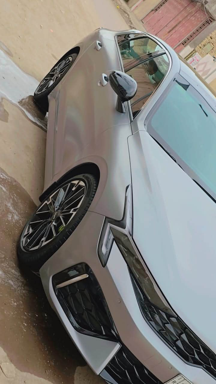 السلام عليكم
كي فايف ٢٥٠٠ تيربو 
فول مواصفات واحد ع واحد معروفه موصفات ال Gt  
مرقم بابل شهداء بسم وريث واحد فقط 
لمعرفه باقي التفاصيل الاتصال ع الرقم

‭٠٧٨٢ ٩٠٩ ٠٤٩١‬
