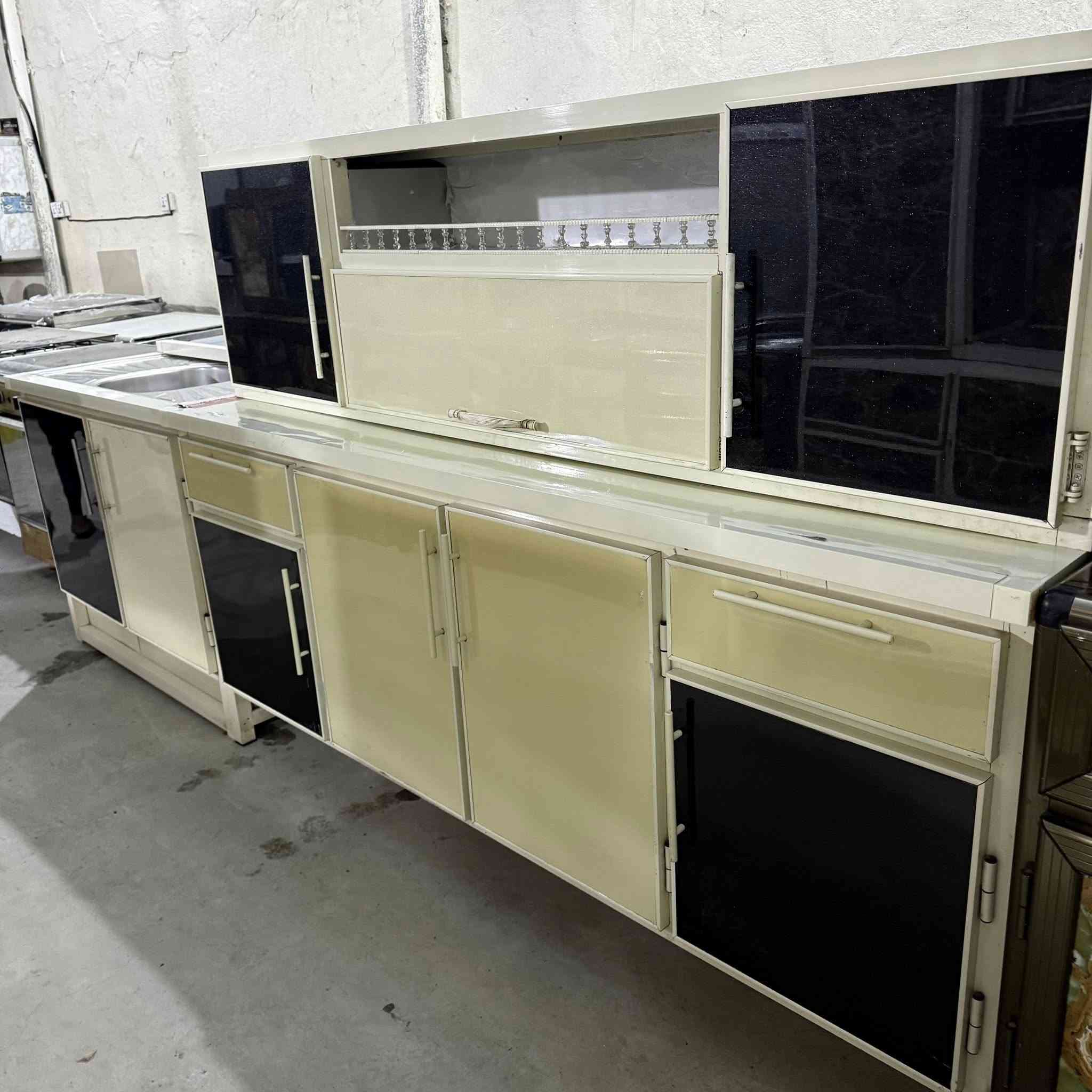 كاونترات جديد ومستخدم تتوفر جميع القياسات الأسعار خاص العنوان مغربه شيشان ثانيه للاتصال ***********
#
