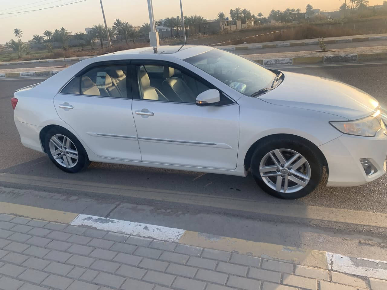 السلام عليكم ورحمة الله وبركاته 
للبيع – تويوتا كامري ٢٠١٤ لمتد فول مواصفات

Toyota Camry

🔹 الفئة: لمتد (فول مواصفات)
🔹 المواصفات:
 • تشغيل بصمة 🔑
 • فتحة سقف
 • شاشة
 • كاميرا خلفية
 • داخلية جلد بيج
 • جنوط ألمنيوم
 • مثبت سرعة
 • مرايا كهرباء طي
 • مكيف ثلج ❄️

🔹 الحالة:
 • نظيفة جداً استخدام شخصي
 • جاهزة للفحص
 • ما تحتاج صرف

💰 السعر: 178 ورقة قابل للتفاوض بالمعقول
📍 الموقع: الأنبار – العامرية


**إذا كنت صاحب هذا الإعلان وتريد حذفه لأي سبب، رجاءا أرسل رسالة إلى الدعم الفني**