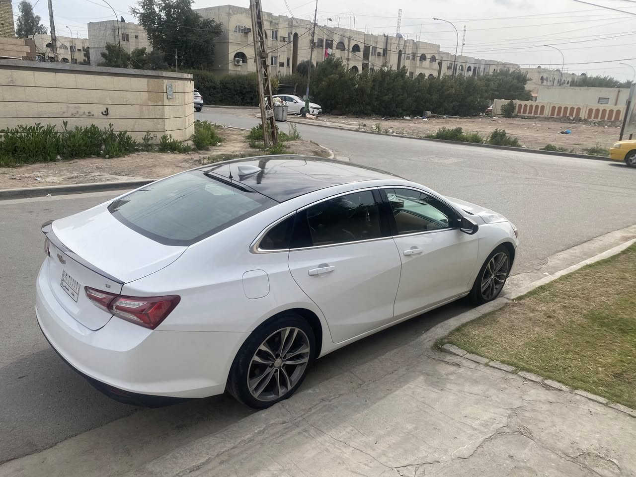 السلام عليكم ✋🏻 ماليبو 2021 فول موصفات رقم بغداد معوقين باسمنه هذا حادث امريكا بلصور البنيد طاير عليها وهنا بلعراق صار بيها باب وجاملغ  وحالياً السياره بيها كازكيت  تمشي طبيعي السياره متروكه ماشيه تقريباً 90 الف  للبيع او مراوس  مكانها بغداد  الشراي يتصل 
***********
