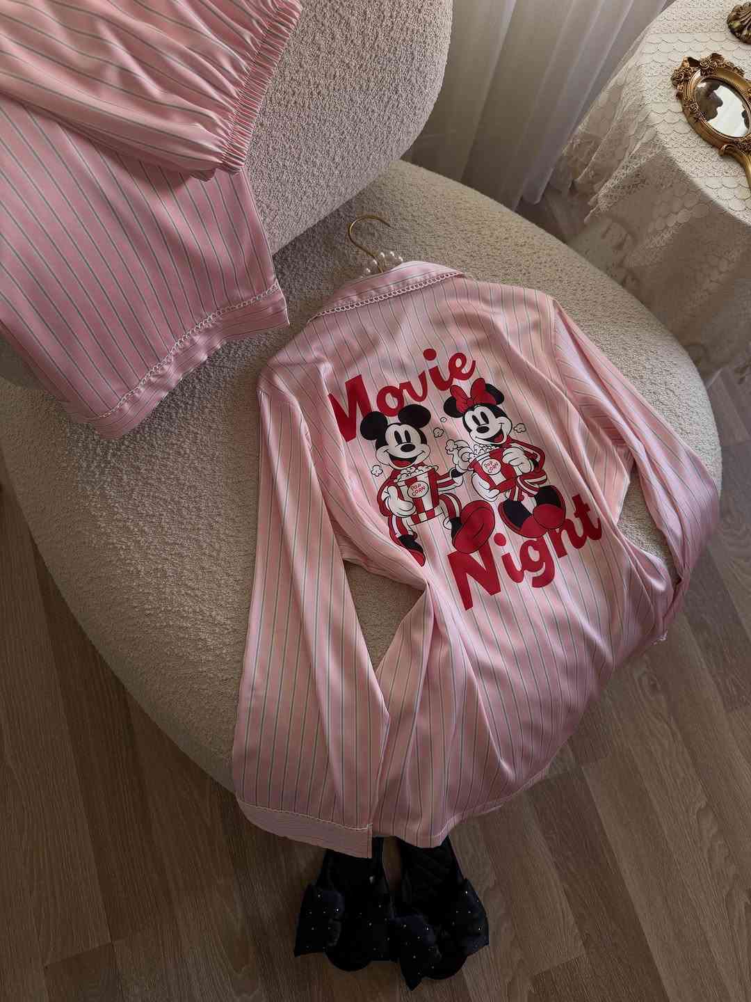 ⁨	بجامه حرير ناعم
السعر/٣٥
القياسات/m. L. xl⁩


**إذا كنت صاحب هذا الإعلان وتريد حذفه لأي سبب، رجاءا أرسل رسالة إلى الدعم الفني**