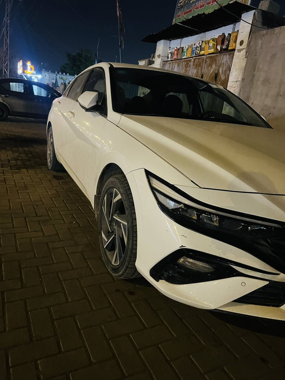 السلام عليكم للبيع سياره انتر 2024 ماشيه 47سياره حره مشروع وطني السعر192وبيه مجال   ضربه بل جاملغ خفيفه رقم الهاتف ***********مكان البصره الحيانيه
