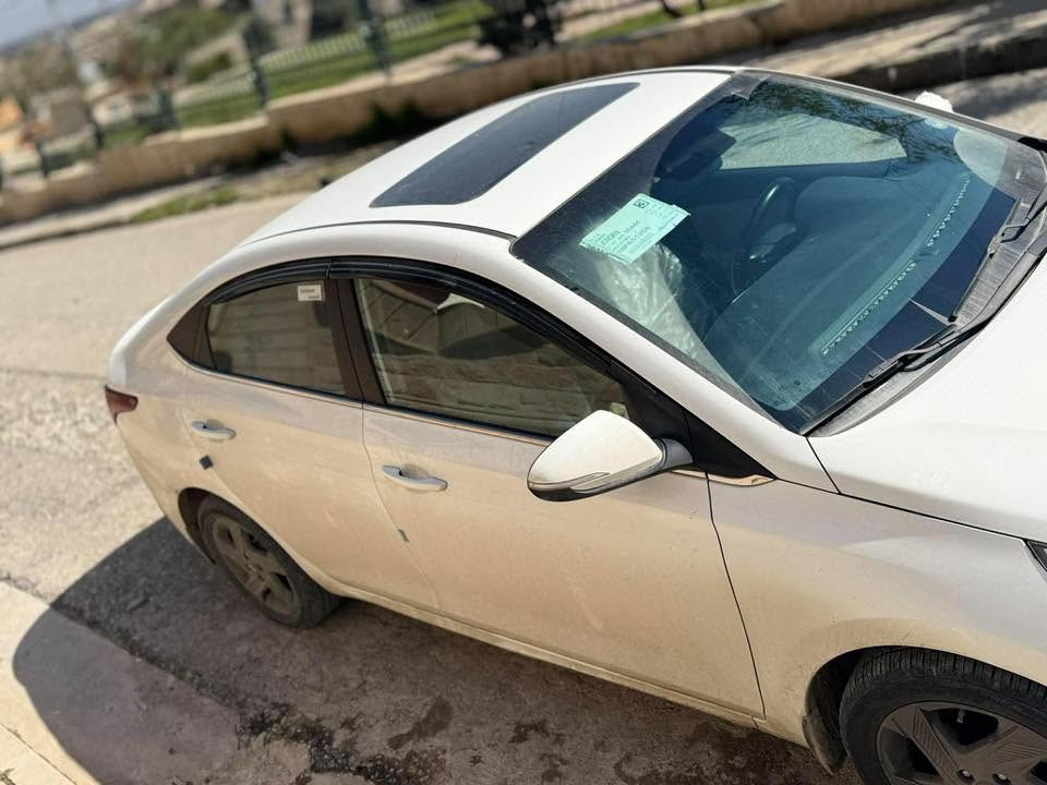 السلام عليكم 
سيارة اكسنت 2021
كير ومحرك شرط  
الضرر مرفق بالصورة 
شراي اتصل غير متواجد عل فيس 

‭***********‬
