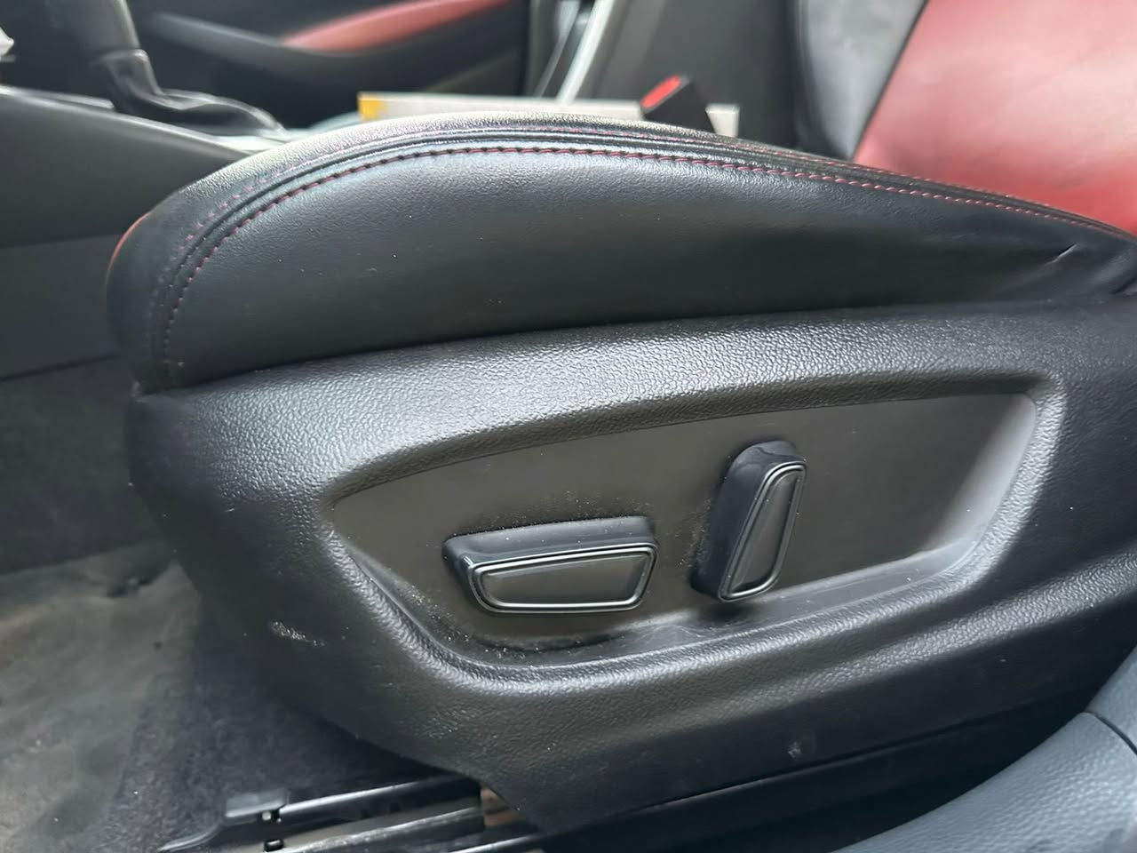 السلام عليكم للبيع كورلا تجميع الصين فول واحد على واحد 
موديل 2025 ماشية ١٦ بيه دحجة بالجاملغ الامامي 
العنوان بغداد الكرخ 
السعر 153 
رقم هاتف ***********
