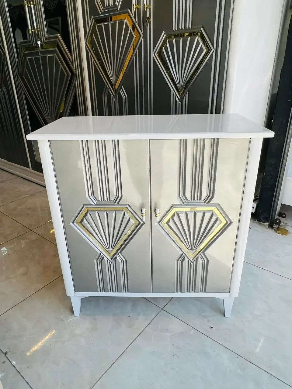 غرفه جديد تفصال عراقي 🇮🇶
لون مميز وانيق جدا متانه عاليا 
تصميم تركي  صبغ حراري
داخل وخارج صاج
ضهر جرجوبه ضمان بيه الغرفه 
سعر مليونين و250
نقل وشد داخل بغداد مجاني محافضات بكروه


**إذا كنت صاحب هذا الإعلان وتريد حذفه لأي سبب، رجاءا أرسل رسالة إلى الدعم الفني**