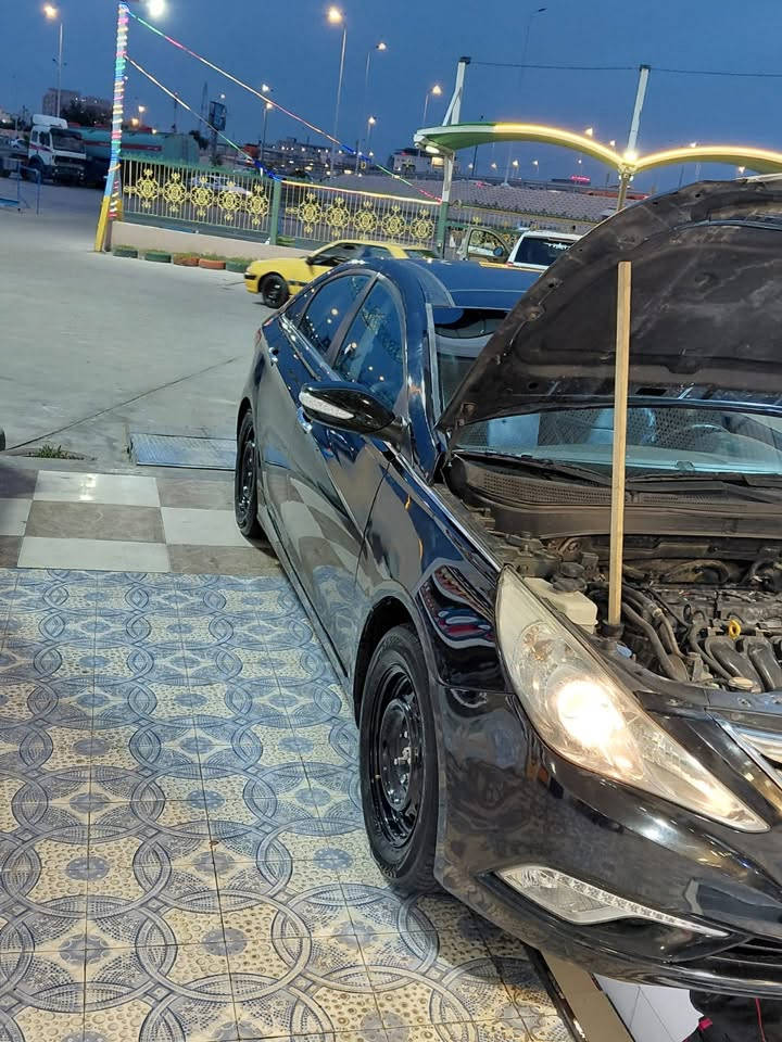 سوناتا 13 ادوات
دوش بانزين 
فول 1 الى 1  كامل مواصفات
ارقام وسنويه اللماني الجديد السنويه فسفوره
البصره بصره
طبعا مكصوصه وجاهزه من كلشي السعر 50$
***********
