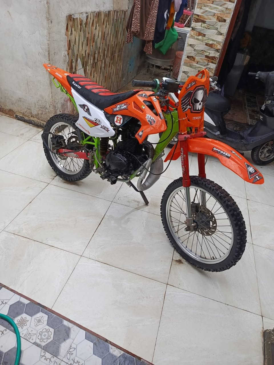 قفاز محور محرك ستوته كلك تراجه لبيع او مراوس بنامه مكان ناصريه مركز ***********
