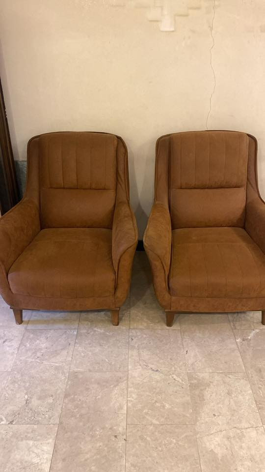 تخم قنفات 10 مقاعد تركي مستعمل … باب اول ثكيل…..  القماش ووتر بروف …. المقاعد الكبيره تتحول سرير
المكان المنصور
واتس اب ***********
